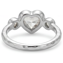 Afbeelding in Gallery-weergave laden, Hart Slijpvorm Diamant ring in 14K Witgoud – profielaanzicht
