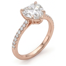 Afbeelding in Gallery-weergave laden, Diamant Hartvorm Solitaire Ring met Accenten in 14K Rosé Goud – zijaanzicht
