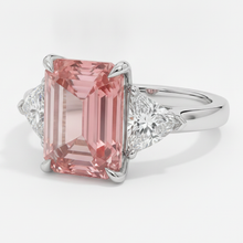 Afbeelding in Gallery-weergave laden, Padparadscha saffier ring 3,6 karaat, echte smaragd en witte triljant, driesteens, platina
