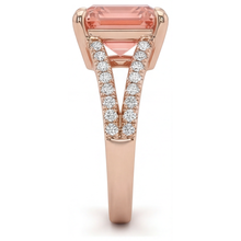 Afbeelding in Gallery-weergave laden, Verlovingsring met perzikkleurige saffier 4,3 karaat labgekweekt smaragdgeslepen padparadscha pavé 14K Roségoud
