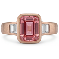 Oranje padparadscha-saffier ring 2,9 karaat echte smaragd en witte baguette lunette drie stenen 14k roségoud