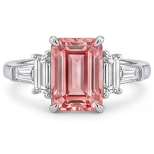 Afbeelding in Gallery-weergave laden, Padparadscha saffier verlovingsring 3,9 karaat echte smaragd en witte baguette driesteens kathedraal 14k goud
