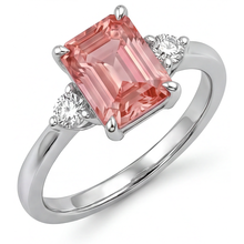 Afbeelding in Gallery-weergave laden, Smaragdslijpsel padparadscha saffier 2,9 karaat echte driesteensring 14k witgoud
