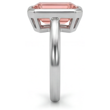 Afbeelding in Gallery-weergave laden, Perzikkleurige saffier 2,5 karaat natuurlijke smaragdgeslepen padparadscha solitairering met lunette van 14k witgoud
