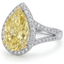 Afbeelding in Gallery-weergave laden, Luxe Fancy Gele Diamant Halo Verlovingsring 3 karaat – profielaanzicht
