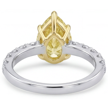Afbeelding in Gallery-weergave laden, Fancy Gele Diamant Druppelvormig Sieraad Ring in 14 Karaat Tweekleurig Goud – vooraanzicht
