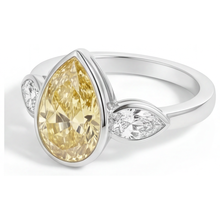 Afbeelding in Gallery-weergave laden, Fancy Gele Diamant Sieraad Ring – hoekaanzicht
