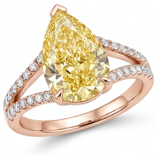 Afbeelding in Gallery-weergave laden, Druppelvormig Fancy Gele Diamant ring in 14K Rosé Goud – hoofdaanzicht
