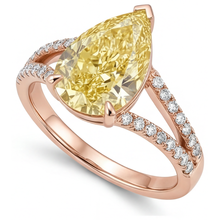 Afbeelding in Gallery-weergave laden, Fancy Gele Diamant Solitaire Ring met Accenten – zijaanzicht
