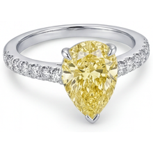 Afbeelding in Gallery-weergave laden, Fancy Gele Diamant Statement Ring 1,75-karaat 14 Karaat Tweekleurig Goud – hoekaanzicht
