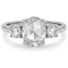 Afbeelding in Gallery-weergave laden, Ovaal Geslepen Fijne Diamant ring in 14K Witgoud – hoofdaanzicht
