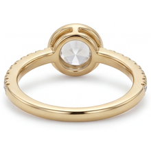 Afbeelding in Gallery-weergave laden, Rond Geslepen Fijne Diamant ring in 14K Geelgoud – profielaanzicht
