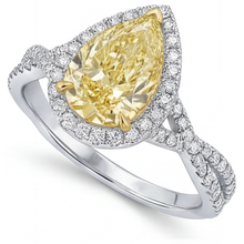Afbeelding in Gallery-weergave laden, Halo Ring 14 Karaat Tweekleurig Goud met Gele Kanarie Diamant – hoekaanzicht
