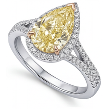 Afbeelding in Gallery-weergave laden, Gele Kanarie Diamant Halo Verlovingsring – hoekaanzicht
