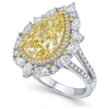 Afbeelding in Gallery-weergave laden, Gele Kanarie Diamant Druppelvormig Halo Zetting Ring in Bicolor 14K Goud – hoekaanzicht
