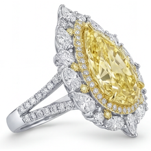 Afbeelding in Gallery-weergave laden, Gele Kanarie Diamant Druppelvormig Halo Zetting Ring in Bicolor 14K Goud – profielaanzicht
