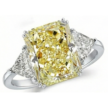 Afbeelding in Gallery-weergave laden, Gele Kanarie Diamant Trilogie Ring 4 karaat 14 Karaat Witgoud – zijaanzicht

