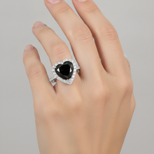 Afbeelding in Gallery-weergave laden, Aanzoeksring met zwarte diamant 6 karaat natuurlijk hart halo 14k witgoud

