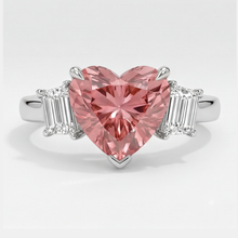 Afbeelding in Gallery-weergave laden, Padparadscha saffier ring 3,6 karaat natuurlijke hartvorm en witte baguette driesteens platina
