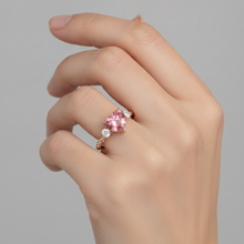 Afbeelding in Gallery-weergave laden, Padparadscha saffier ring 1,9 karaat echte hartvorm drie stenen 14-karaats roségoud
