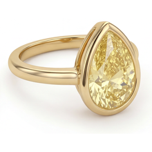 Afbeelding in Gallery-weergave laden, Druppelvormig Kanariegele Diamant ring in 14 Karaat Geelgoud – hoekaanzicht
