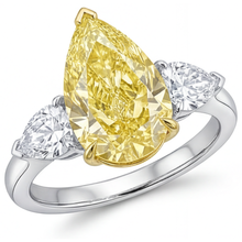 Afbeelding in Gallery-weergave laden, Kanariegele Diamant Drie-Steen Ring 3,25-karaat Bicolor 14K Goud – hoofdaanzicht
