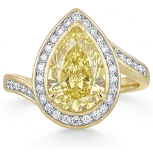 Afbeelding in Gallery-weergave laden, Kanariegele Diamant Halo Verlovingsring 2 karaat 14K Geelgoud – vooraanzicht
