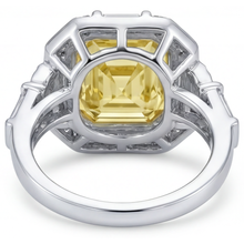 Afbeelding in Gallery-weergave laden, Kanariegele Diamant Asscher Slijpvorm Halo Verlovingsring in Tweekleurig 14K Goud – bovenaanzicht
