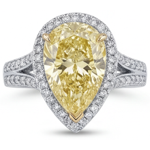 Afbeelding in Gallery-weergave laden, Druppelvormig Kanariegele Diamant ring in Tweekleurig 14K Goud – hoekaanzicht
