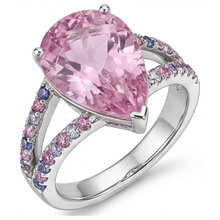 Afbeelding in Gallery-weergave laden, Kunzite Solitaire met Zijstenen – vooraanzicht
