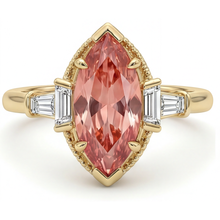 Afbeelding in Gallery-weergave laden, Padparadscha saffier ring 4,1 karaat labgekweekt marquise en witte baguette driesteens glad 14K geelgoud
