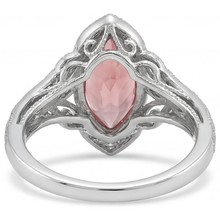 Afbeelding in Gallery-weergave laden, Echte perzikkleurige padparadscha-saffier 2,3 karaat marquise halo ring met gespleten scheen in 14k witgoud
