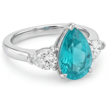 Afbeelding in Gallery-weergave laden, Paraiba Toermalijn Peervormig Drie-Steen Ring in 14K Witgoud – profielaanzicht
