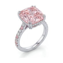 Afbeelding in Gallery-weergave laden, Jubileumring met 4,4 karaat kussengeslepen roze diamant
