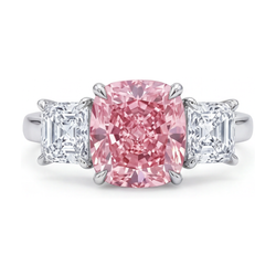 Jubileumring met roze diamant 4,5 karaat kussenslijpsel