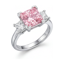 Afbeelding in Gallery-weergave laden, Roze diamanten verlovingsring 3,9 karaat prinsesslijpsel
