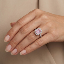 Afbeelding in Gallery-weergave laden, Smaragdgeslepen roze diamanten ring van 2,5 karaat
