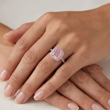 Afbeelding in Gallery-weergave laden, Roze diamanten ring 3,2 karaat kussenslijpsel
