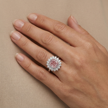 Afbeelding in Gallery-weergave laden, Roze diamanten ring van 4 karaat, kussenslijpvorm
