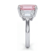 Afbeelding in Gallery-weergave laden, Smaragdgeslepen roze diamanten ring van 4 karaat
