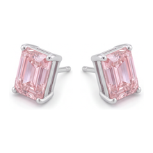 Afbeelding in Gallery-weergave laden, Roze diamant oorknopjes 3 karaat labgekweekt smaragdslijpsel 14k witgoud
