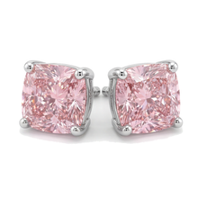Afbeelding in Gallery-weergave laden, Roze diamanten oorknopjes 4 karaat labgekweekt kussenslijpsel 14k witgoud
