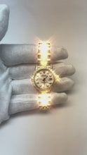 Video laden en afspelen in Gallery-weergave, Dames Rolex Datumjust horloge met diamanten witte wijzerplaat
