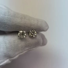 Video laden en afspelen in Gallery-weergave, Ronde Diamond Stud Earring 2 karaat witgoud 14K sieraden
