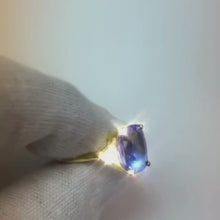 Video laden en afspelen in Gallery-weergave, WG 14K AAA kussen tanzaniet en biljoen diamanten 6.31 ct. 3 stenen ring
