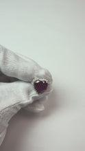 Video laden en afspelen in Gallery-weergave, 6,25 karaat hart geslepen robijn edelsteen en Natuurlijke echte diamanten ( niet in een laboratorium gekweekt ) ring wit goud 14K
