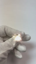 Video laden en afspelen in Gallery-weergave, Elegante 9 Karaat Radiant Trilliant Natuurlijke Echte Diamanten (Niet Labgekweekt) Ring
