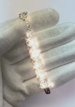 Video laden en afspelen in Gallery-weergave, 8,60 karaat ronde diamanten tennisarmband wit goud 14K

