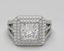 Video laden en afspelen in Gallery-weergave, Halo diamanten verlovingsring 6 karaat gespleten schacht wit goud 14K
