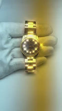 Video laden en afspelen in Gallery-weergave, Rolex dame Datumjust 18K geelgouden stalen blauwe wijzerplaat 31 mm horloge
